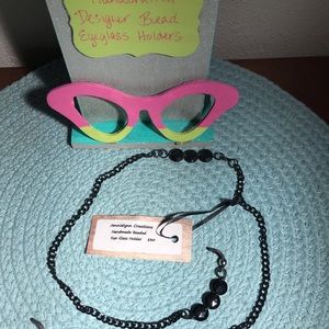 Handmade bead eyeglass accessory